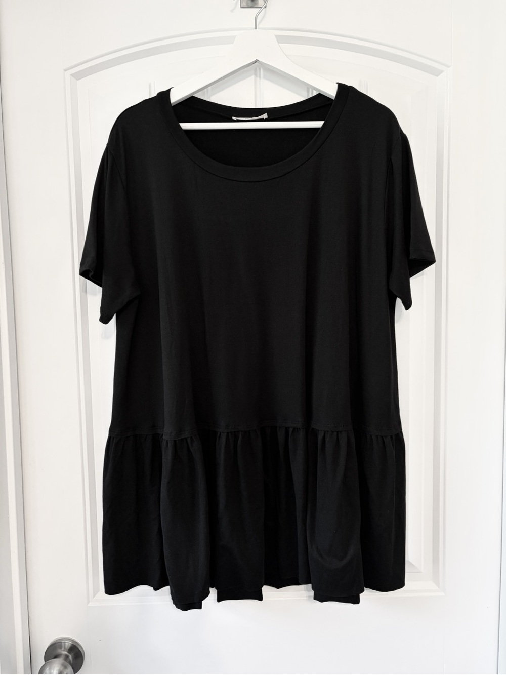 Chic Soul Black Short-Sleeve Peplum Tunic